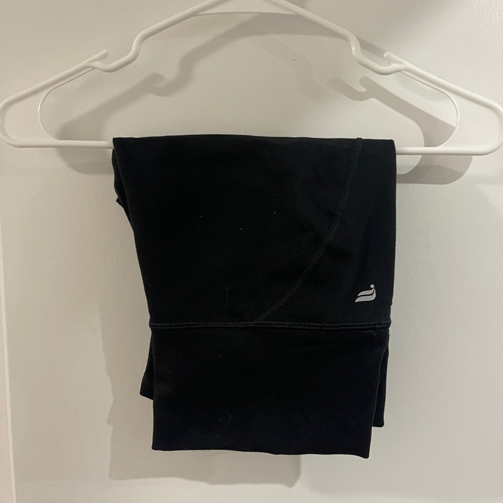 Fabletics Define Powerhold High Waisted 9” Short